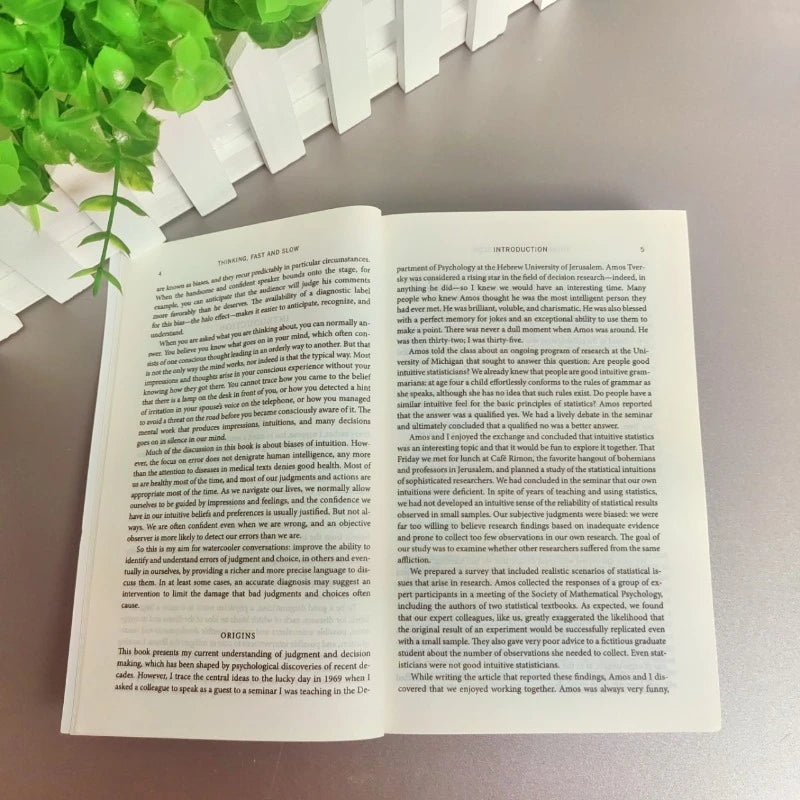 Daniel Kahneman Thinking,fast and Slow Reading English Books for Adult A Lifetimes Worth of Wisdom Economic Management Book