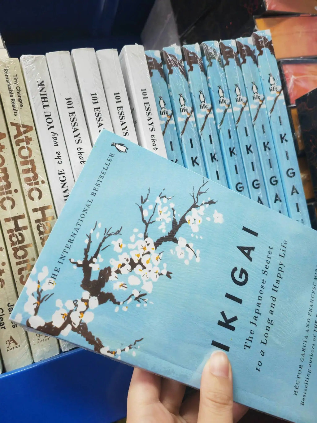The Japanese Secret Philosophy For A Happy Healthy By Hector Garcia Book Rebuilding Happiness A Book About Hope Fiction libros