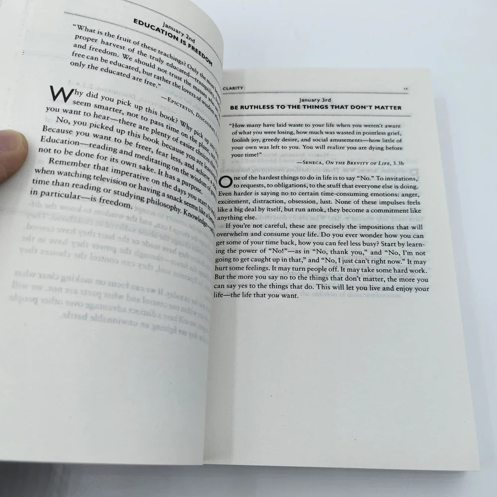 The Daily Stoic by Ryan Holiday 366 Meditations,on Wisdom Perseverance and the Art of Living Book Libros English book