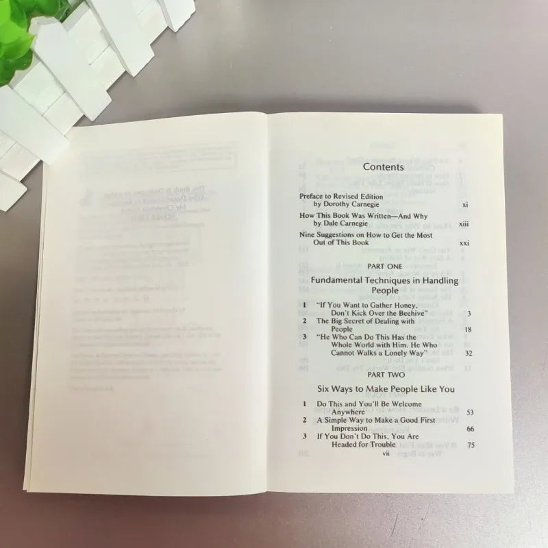 How to Win Friends and Influence People by Dale Carnegie - Self Help Improve Social Skills Leadership Communication English Book